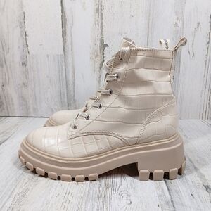 New SCHUTZ Orly Cream High-Top Combat Boots Chunky Sole and Lace-Up Design #1206